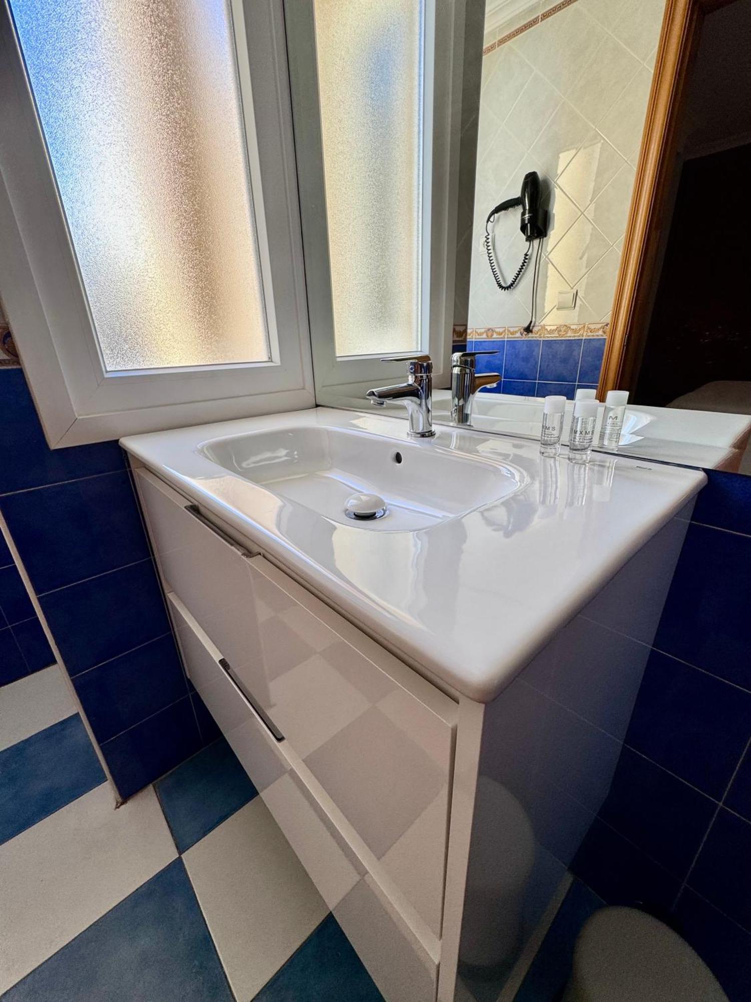 Apartamentos Nina De Oro Torremolinos Zewnętrze zdjęcie